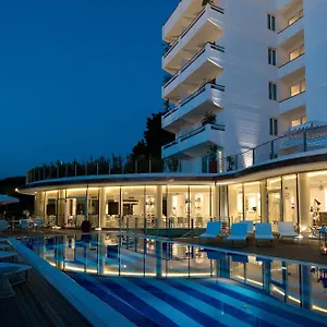 Mondial & 4*, Marina di Pietrasanta Italy